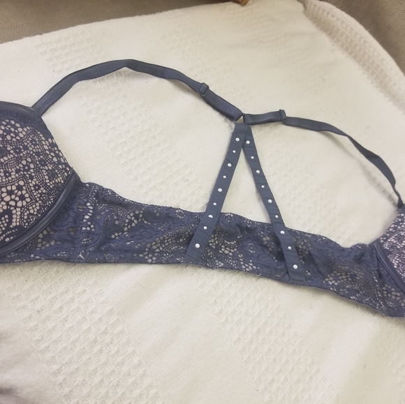 SOLD!  Victoria's Secret Bra 34D Razor Back - Picture 4 of 4